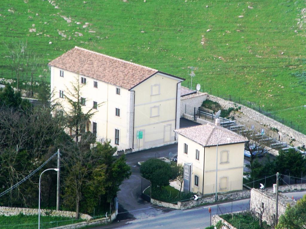 Antica Stazione Hotell Chiaramonte Gulfi Exteriör bild