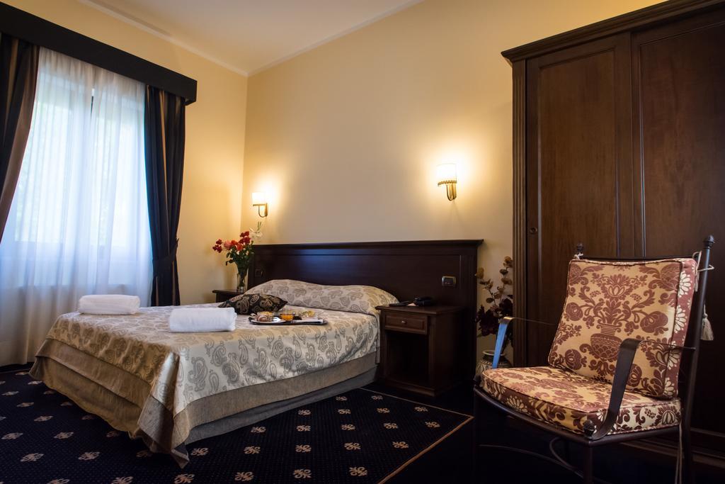 Antica Stazione Hotell Chiaramonte Gulfi Exteriör bild
