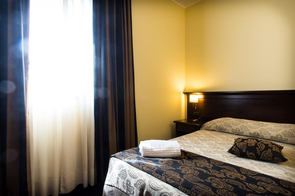Antica Stazione Hotell Chiaramonte Gulfi Rum bild