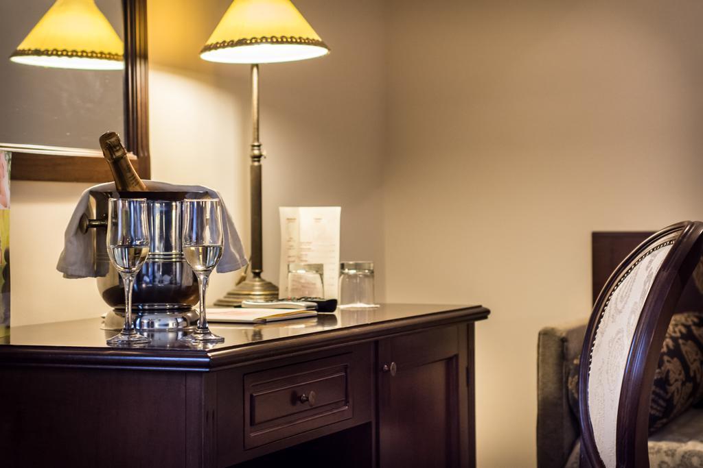 Antica Stazione Hotell Chiaramonte Gulfi Rum bild
