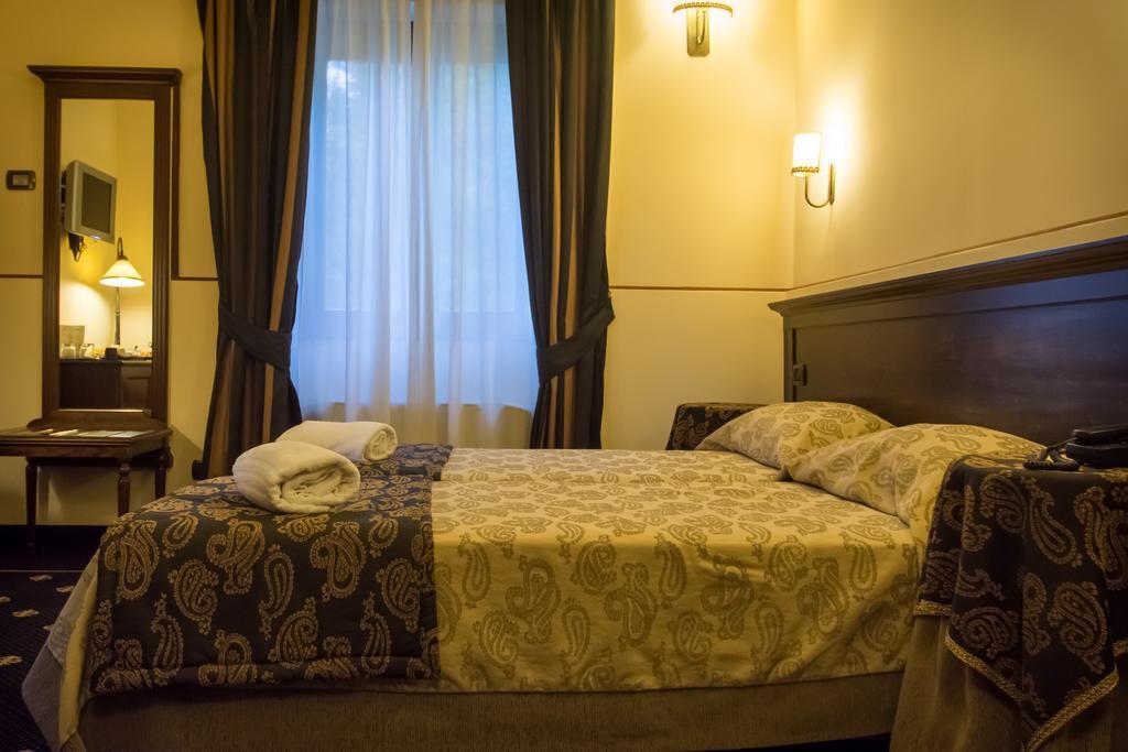 Antica Stazione Hotell Chiaramonte Gulfi Rum bild