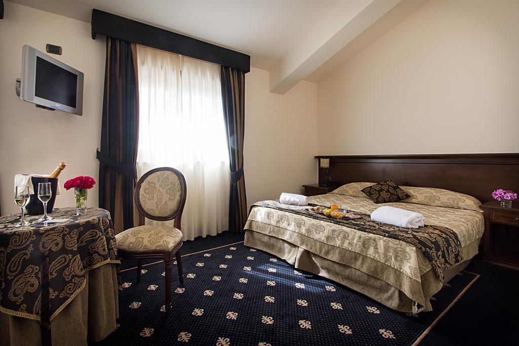 Antica Stazione Hotell Chiaramonte Gulfi Rum bild