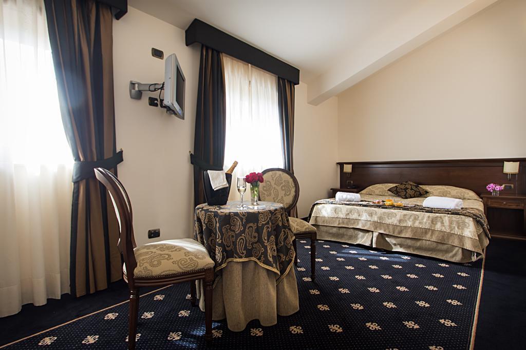 Antica Stazione Hotell Chiaramonte Gulfi Rum bild